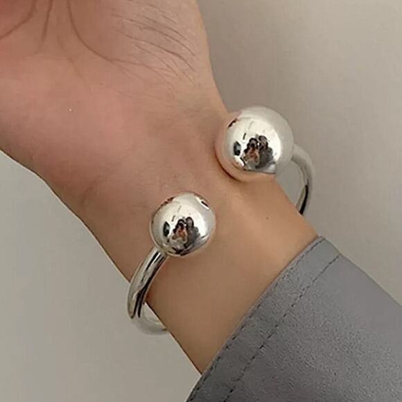Silver Large Ball Small Ball Bangle Bracelet - Picture 3 of 5